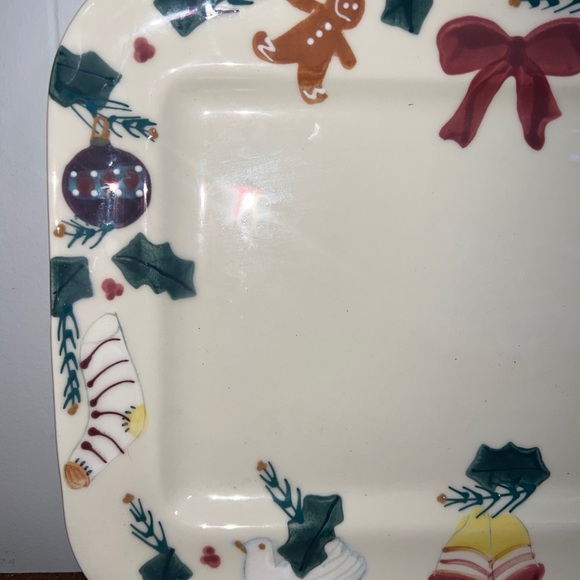Hartstone CHRISTMAS TRADITIONS 16 1/2" Platter Beautiful Condition. - Picture 5 of 5